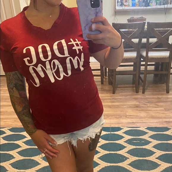 Maroon #DogMom Short Sleeve V-Neck Tee Shirt NWT - Picture 2 of 2